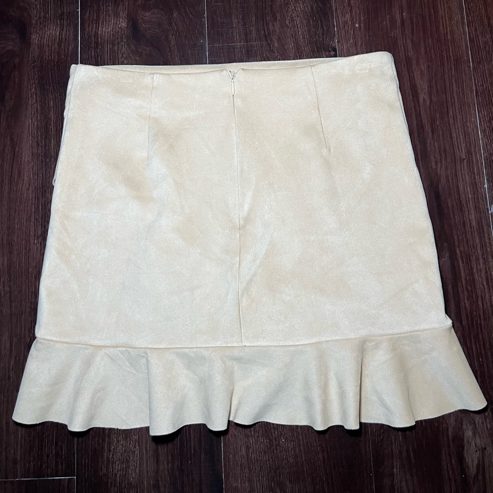 Naked Zebra Cream Suede Ruffle Mini Skirt Size Small - Picture 3 of 9